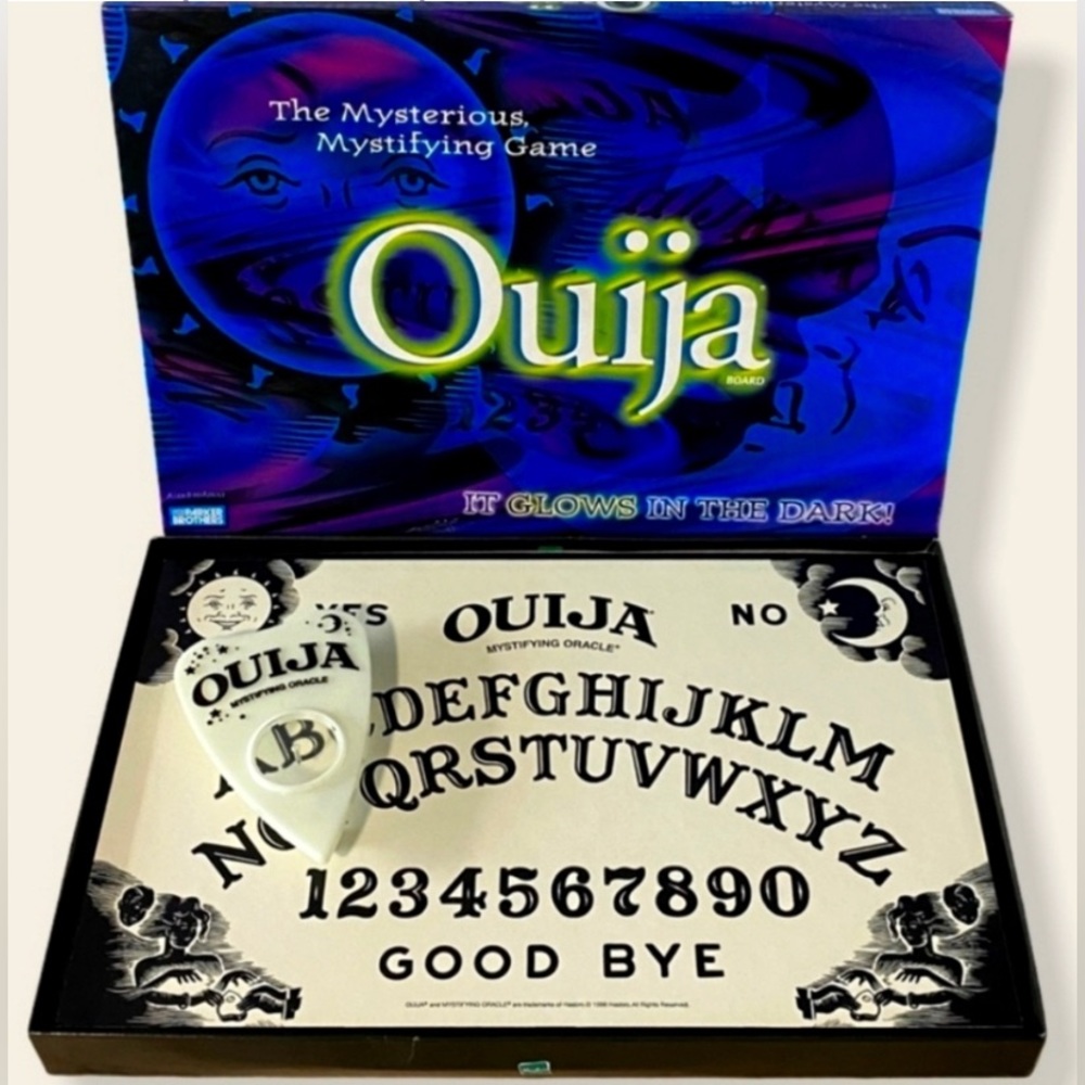 Ouija Board - Glow in the Dark - Vintage 1998 Parker Bros Game